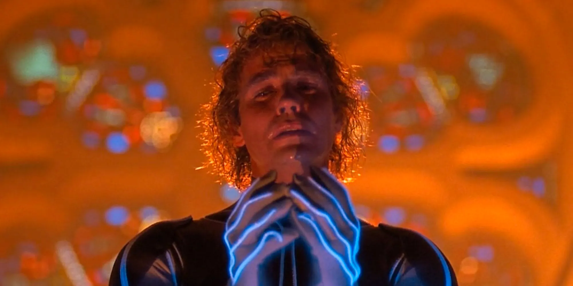 A man crying in The Lawnmower Man Image