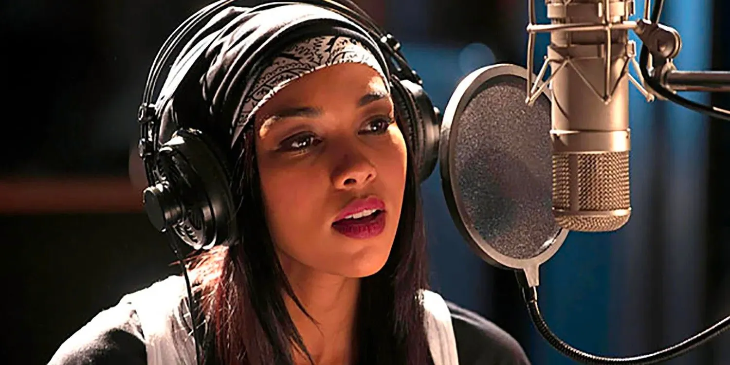 Alexandra Shipp as Aaliyah in Aaliyah: The Princess of R&B (2014) Image