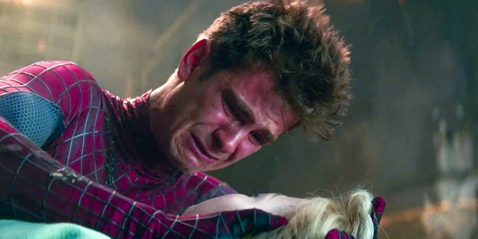 Andrew Garfield and Emma Stone in The Amazing Spider-Man 2 Image