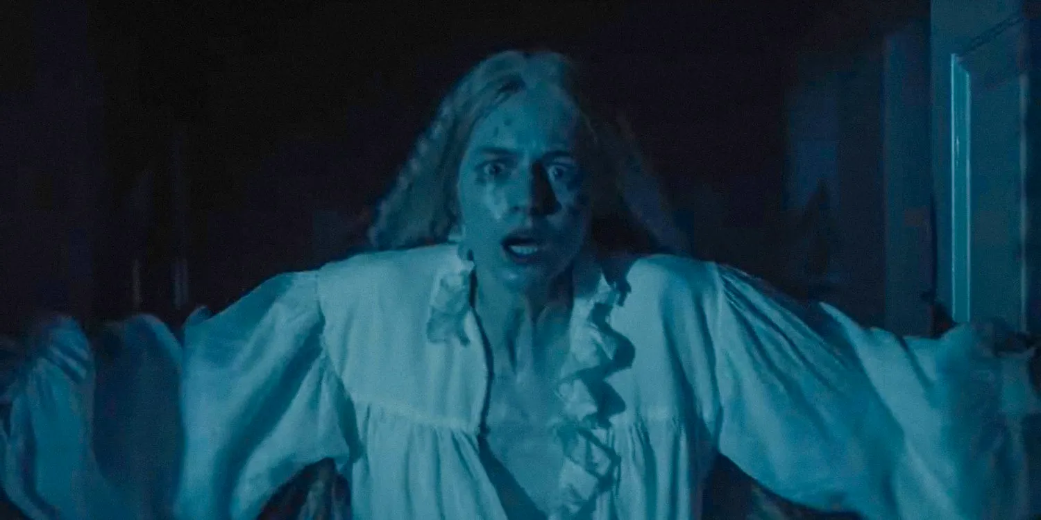 Anna Harding (Emma Corrin) looking terrified in Nosferatu Image