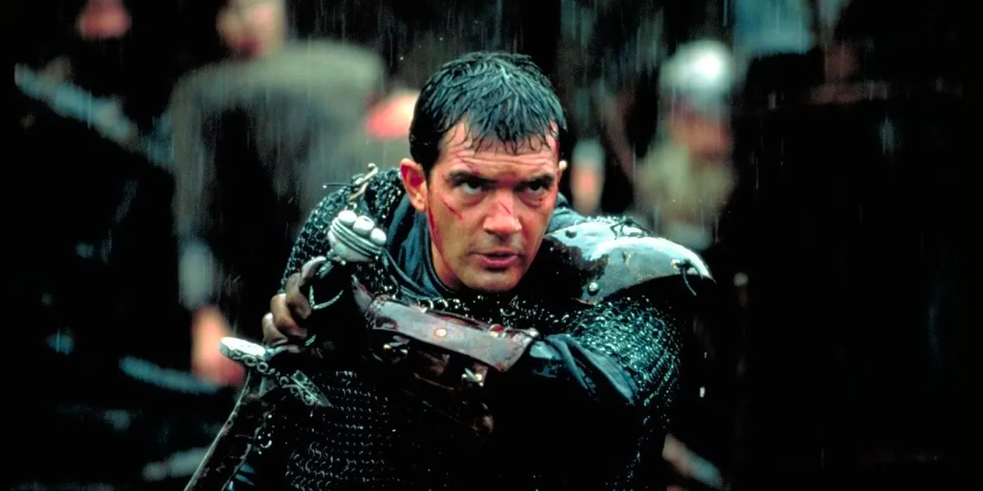 Antonio Banderas as Ahmad ibn Fadlan brandishes his sword in The 13th Warrior. Image