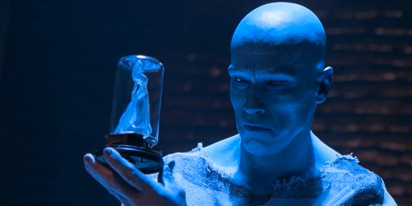 Arnold Schwarzenegger holding a statue as Mr. Freeze in Batman & Robin Image