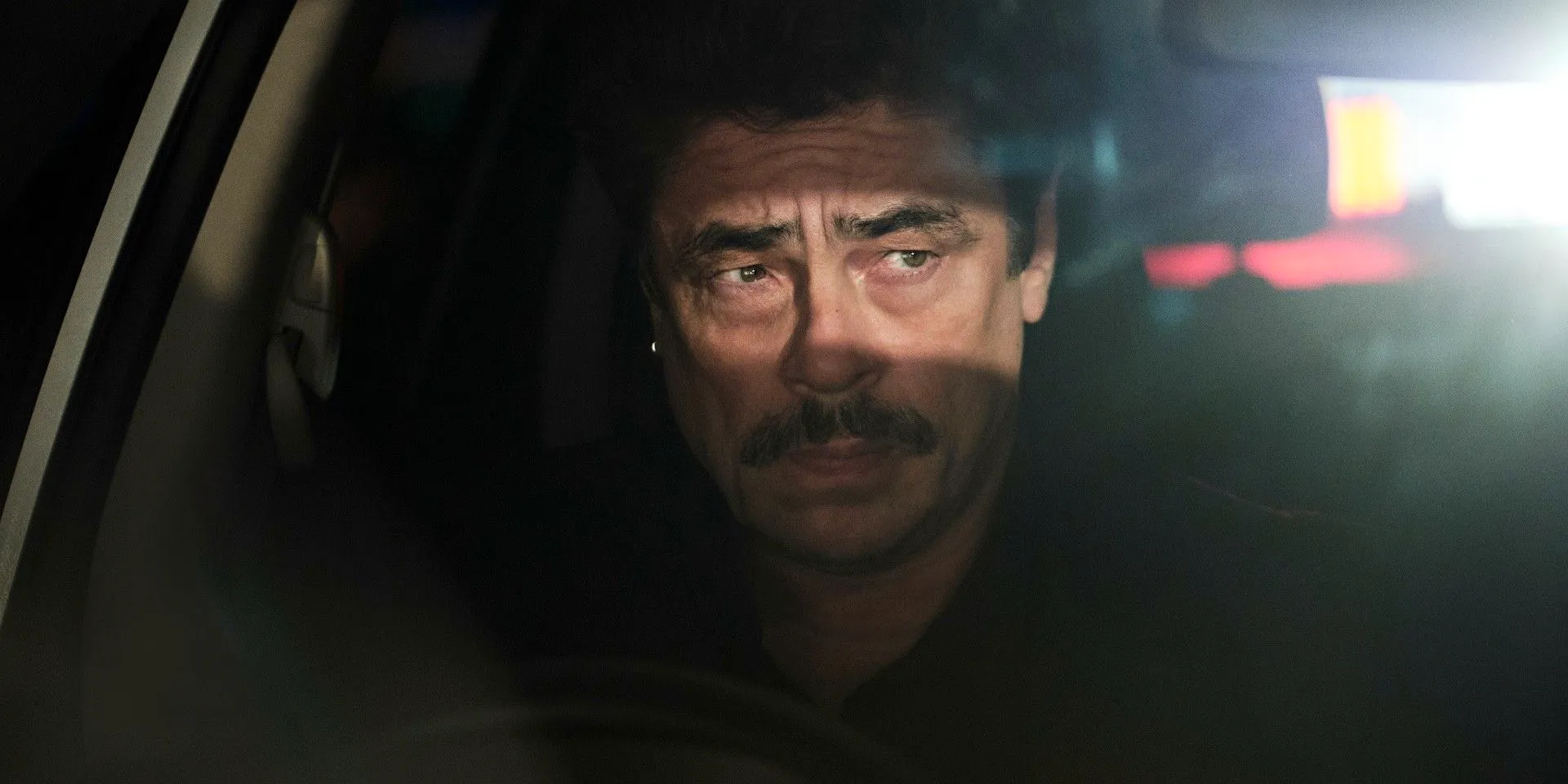 Benicio Del Toro in Reptile Image