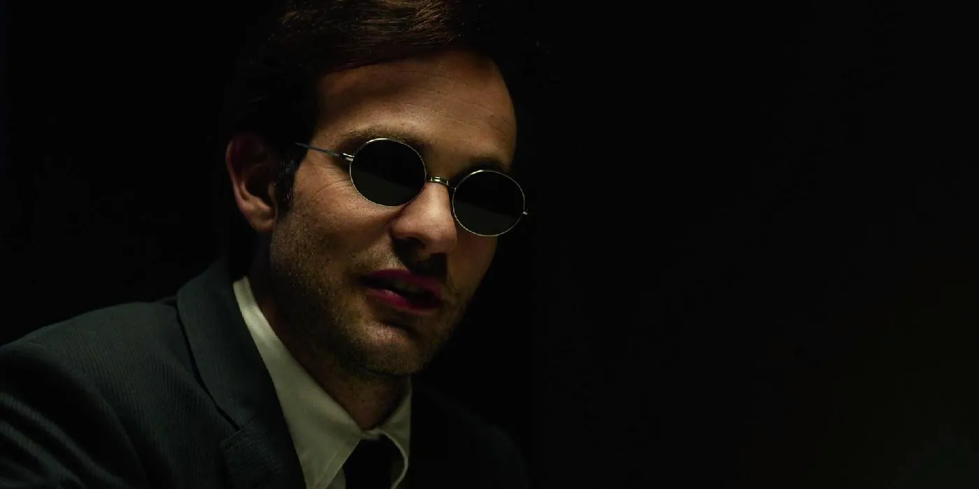 Charlie Cox as Matt Murdock in a dark room in Daredevil (2015) pilot Image