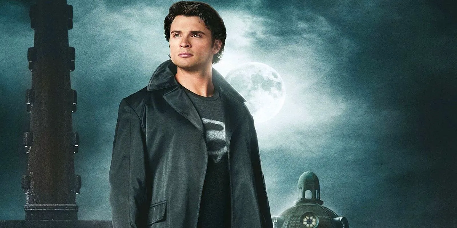 Clark in his black jacket and Superman logo shirt in Smallville Image