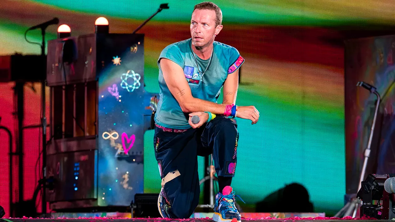 Coldplay frontman Chris Martin falls through trapdoor on Australia stage Image