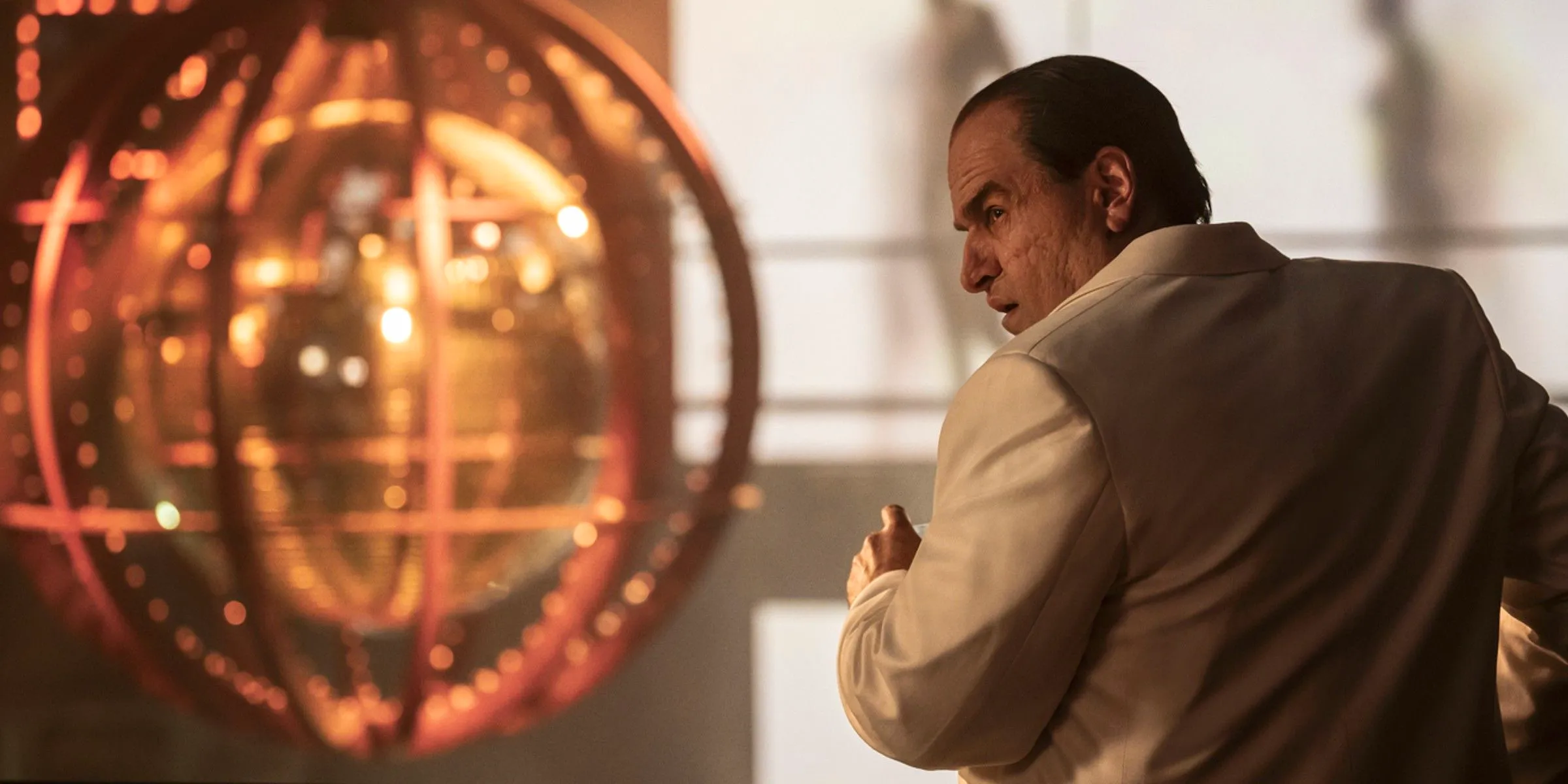 Colin Farrell in The Penguin's white suit Image