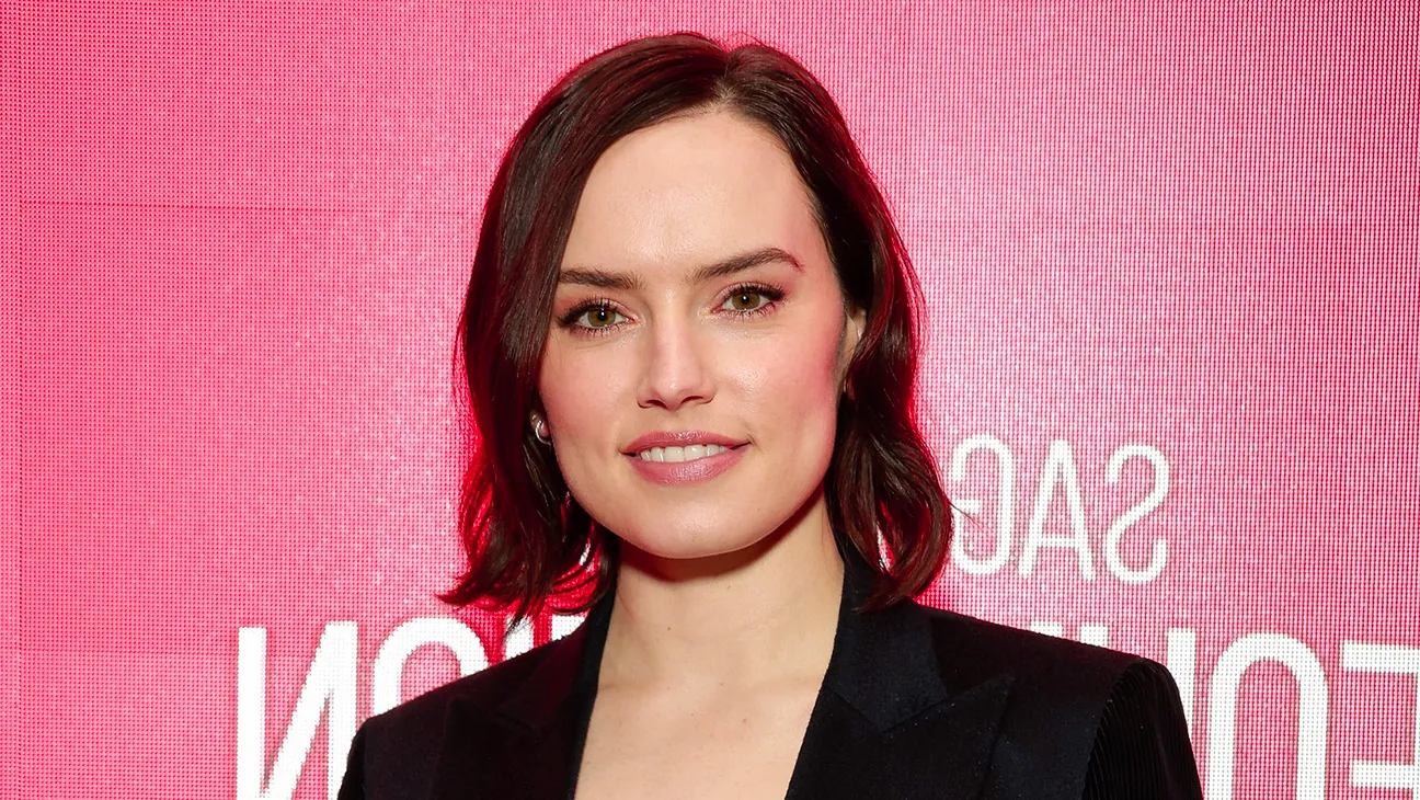 Daisy Ridley Talks Producing ‘Magpie,’ Meeting “Herself” at Disneyland and Why Her ‘Star Wars’ Return Is “Scary”  Image