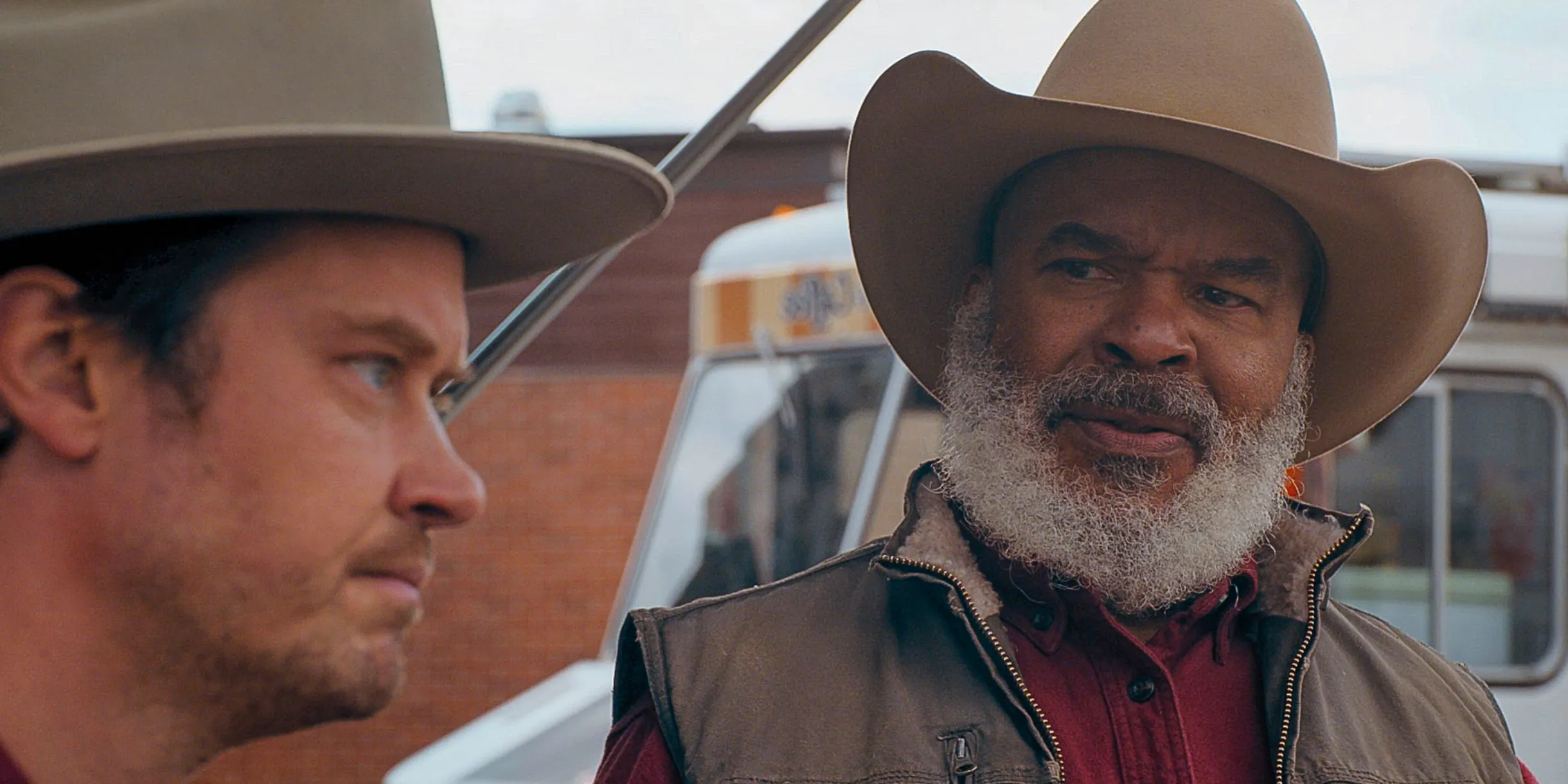 David Alan Grier as Vern Dunnegan in a cowboy hat and with a beard talking to Joe Pickett Image