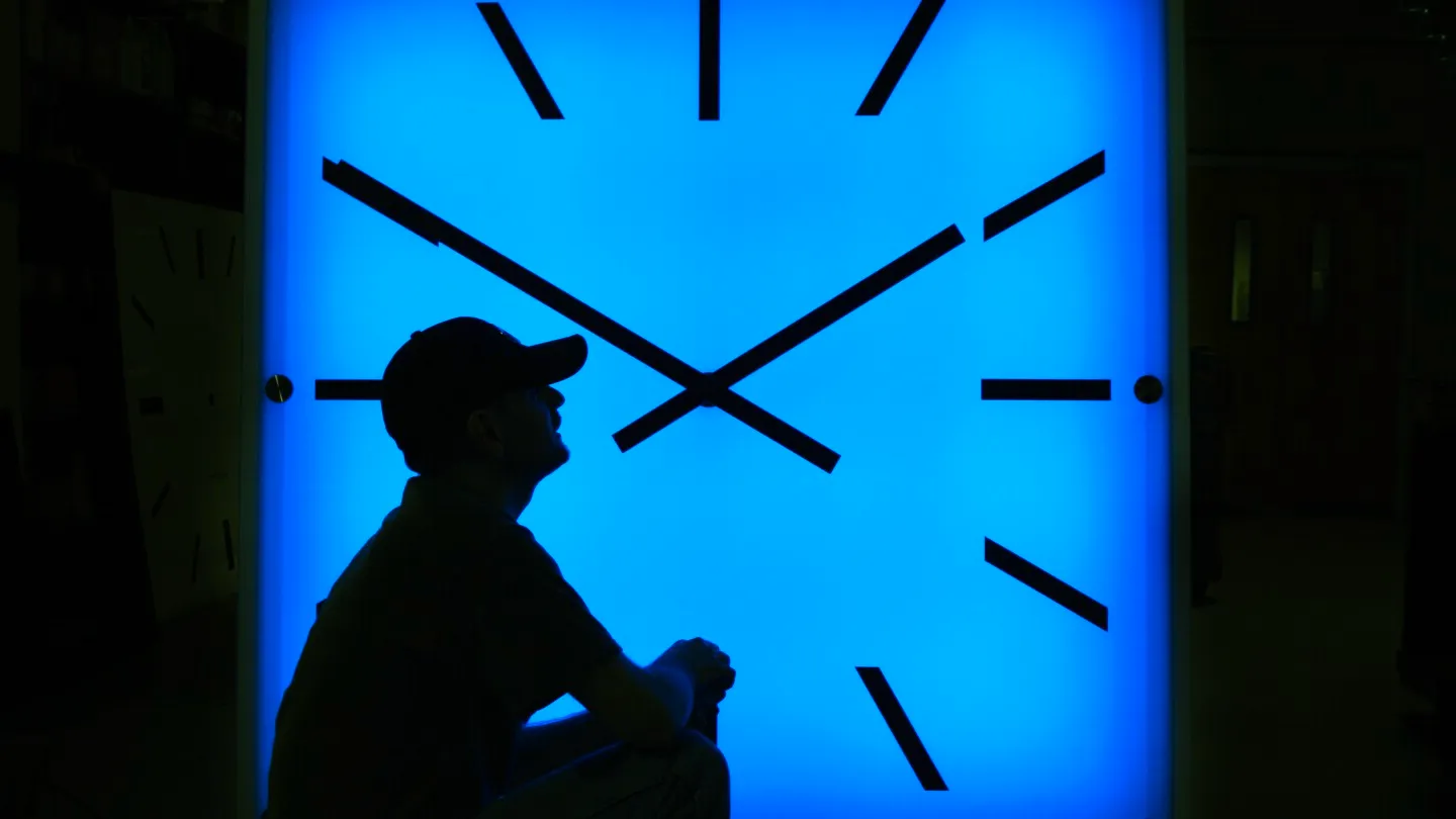 Daylight saving time ends Sunday. Time to 'fall back' an hour Image