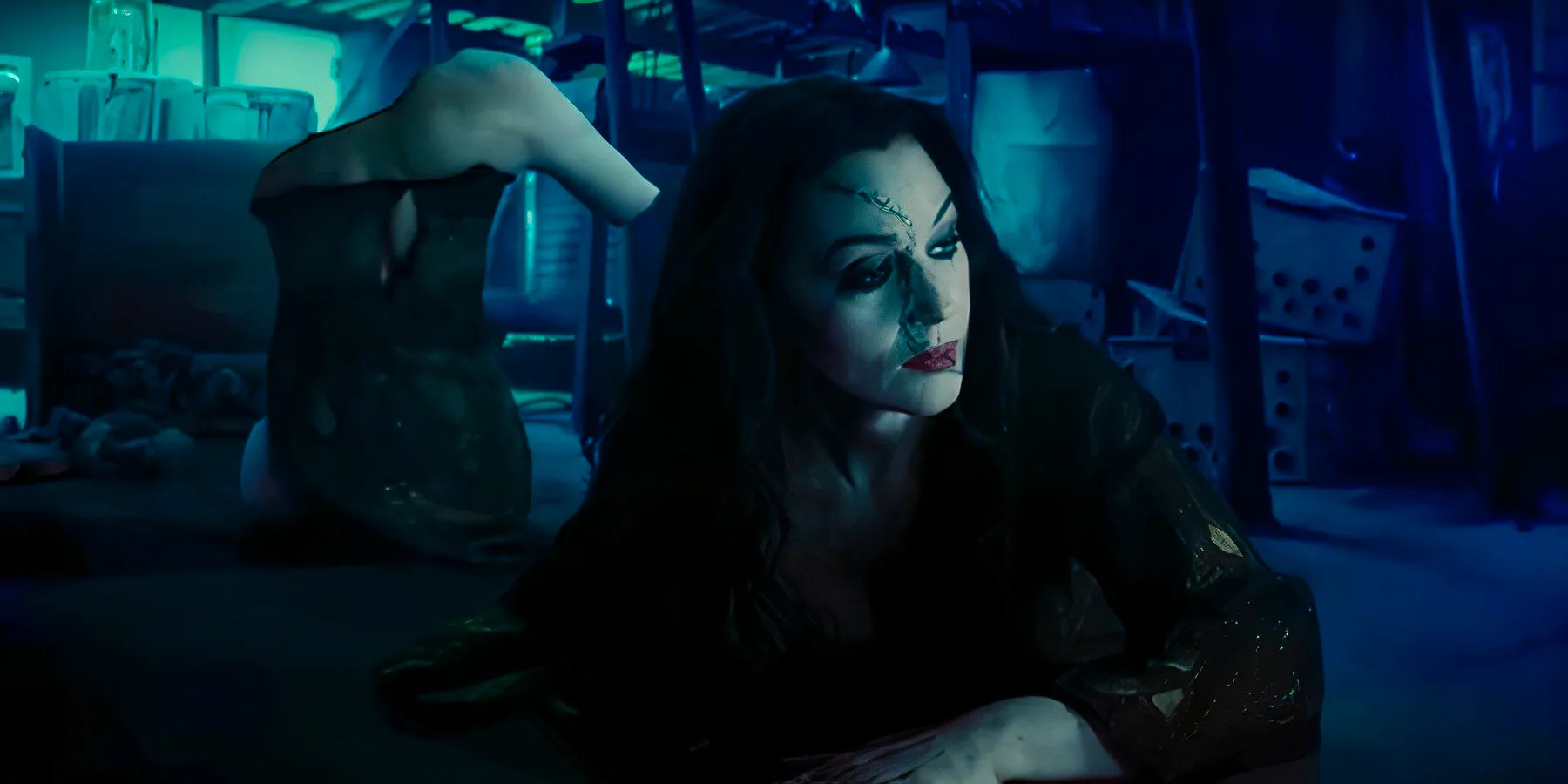 Delores' split body, played by actress Monica Bellucci, in Tim Burton's Beetlejuice Beetlejuice. Image