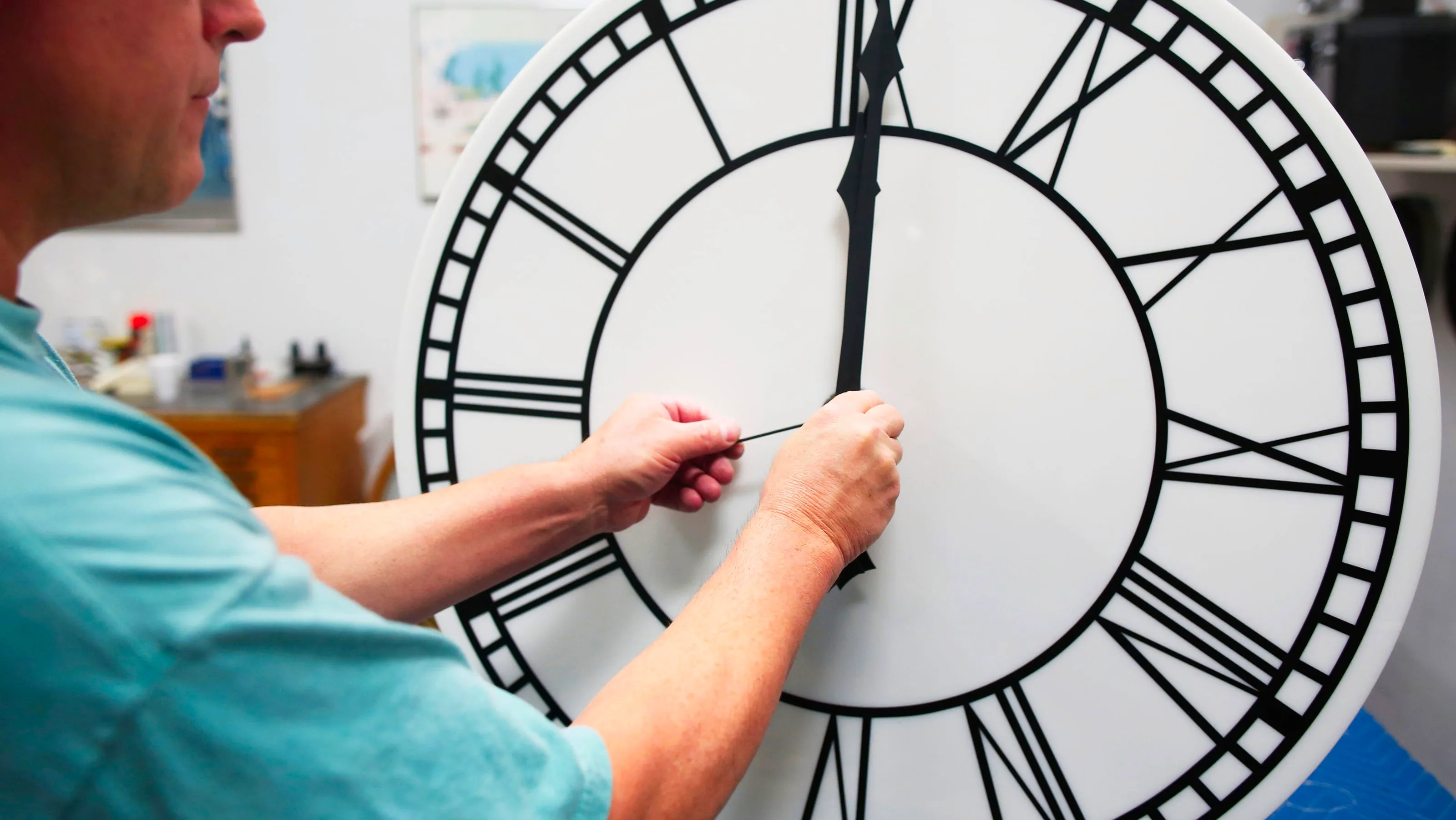 Do all Americans observe daylight saving time? Why some states and territories don't. Image