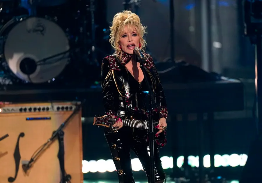 Dolly Parton honored for her ‘unparalleled’ commitment to helping others Image