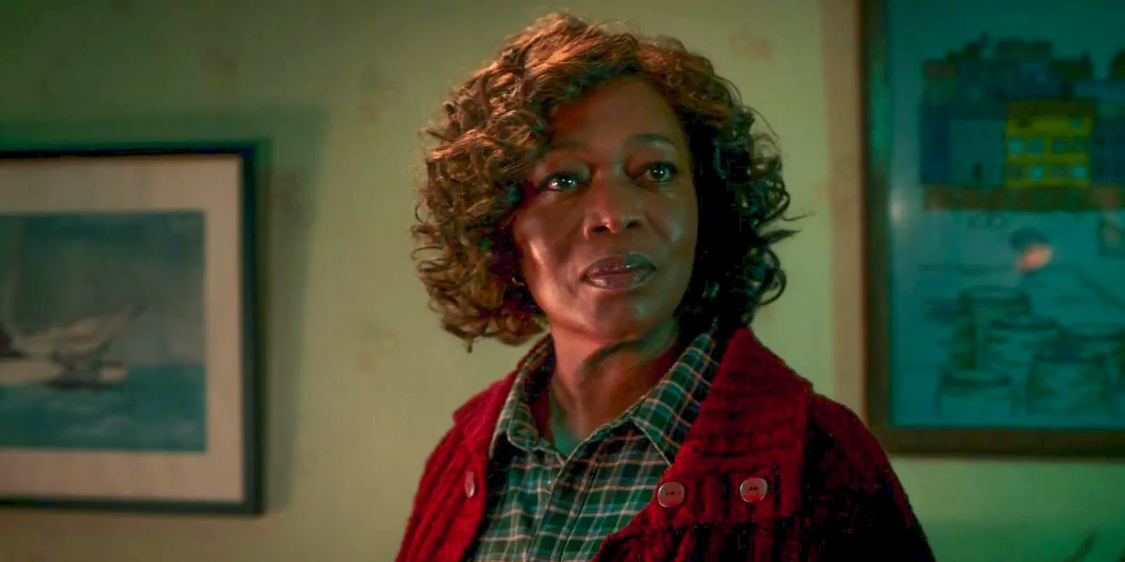 Dr. Cody (Alfre Woodard) in Salem's Lot (2024) Image