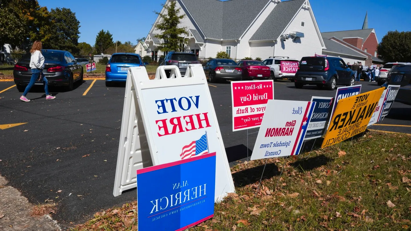 Early in-person voting in North Carolina exceeds 2020 total Image