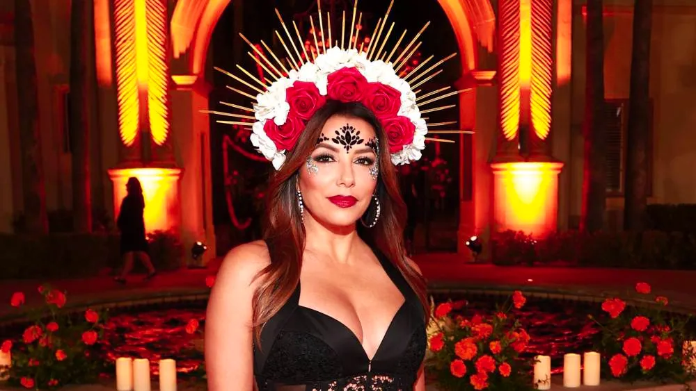 Eva Longoria Honored at Día de Muertos Gala and ‘Outer Banks’ Stars Celebrate Season 4: November 2024 Celeb Photos Image