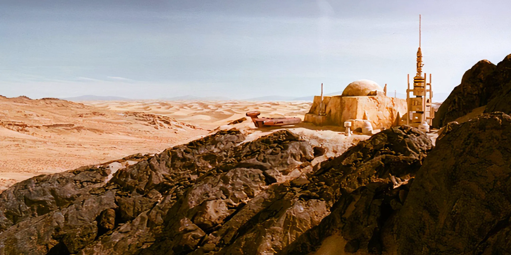 Exterior shot of Ben Kenobi's hut on Tatooine in the Special Edition of Star Wars: Episode IV - A New Hope. Image