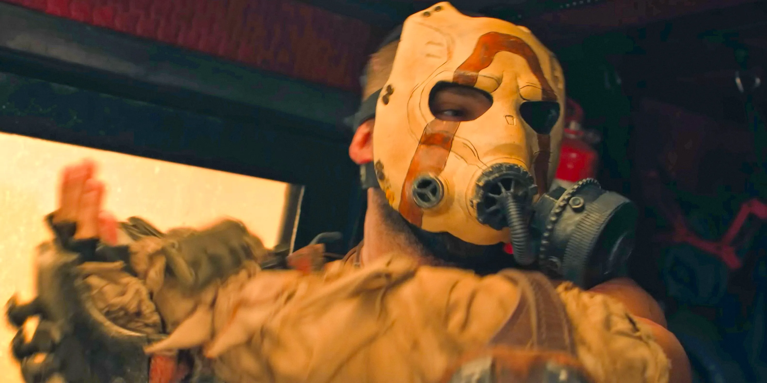 Florian Munteanu as Krieg Wearing His Mask in Borderlands 2024 Image