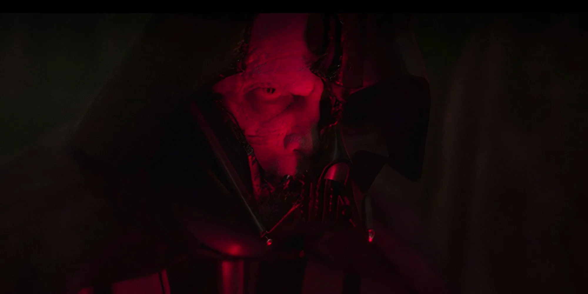 Hayden Christensen as Darth Vader looking through a broken mask in Obi-Wan Kenobi Image