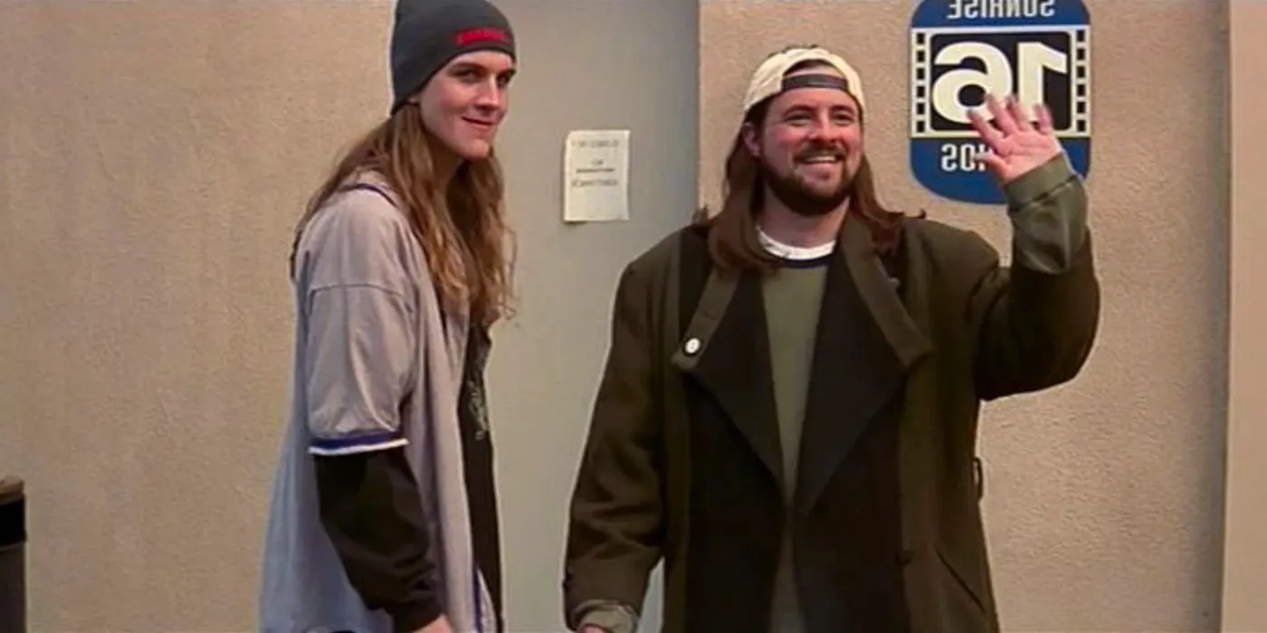 Jay and Silent Bob smile and wave on a soundstage in Scream 3 Image