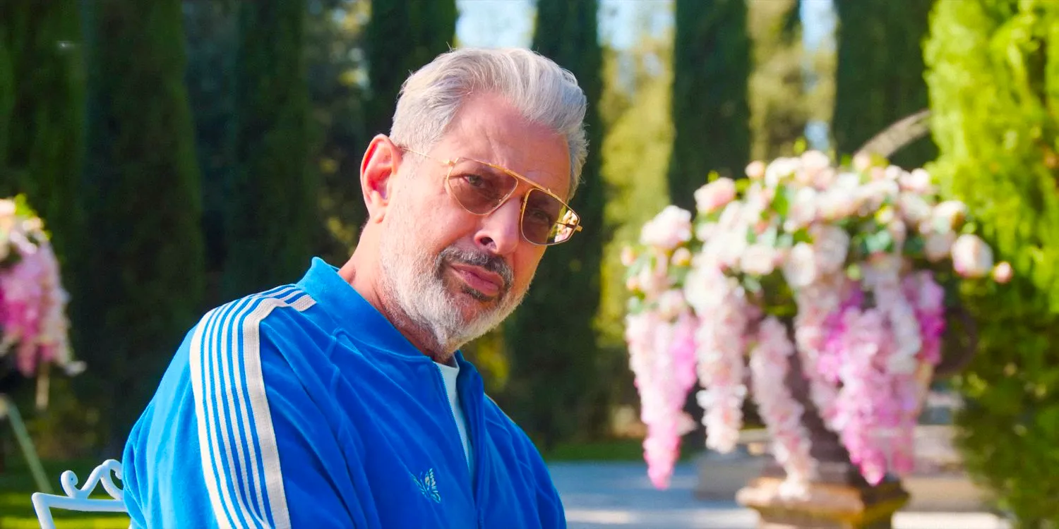 Jeff Goldblum as Zeus with shade glasses in Kaos Image