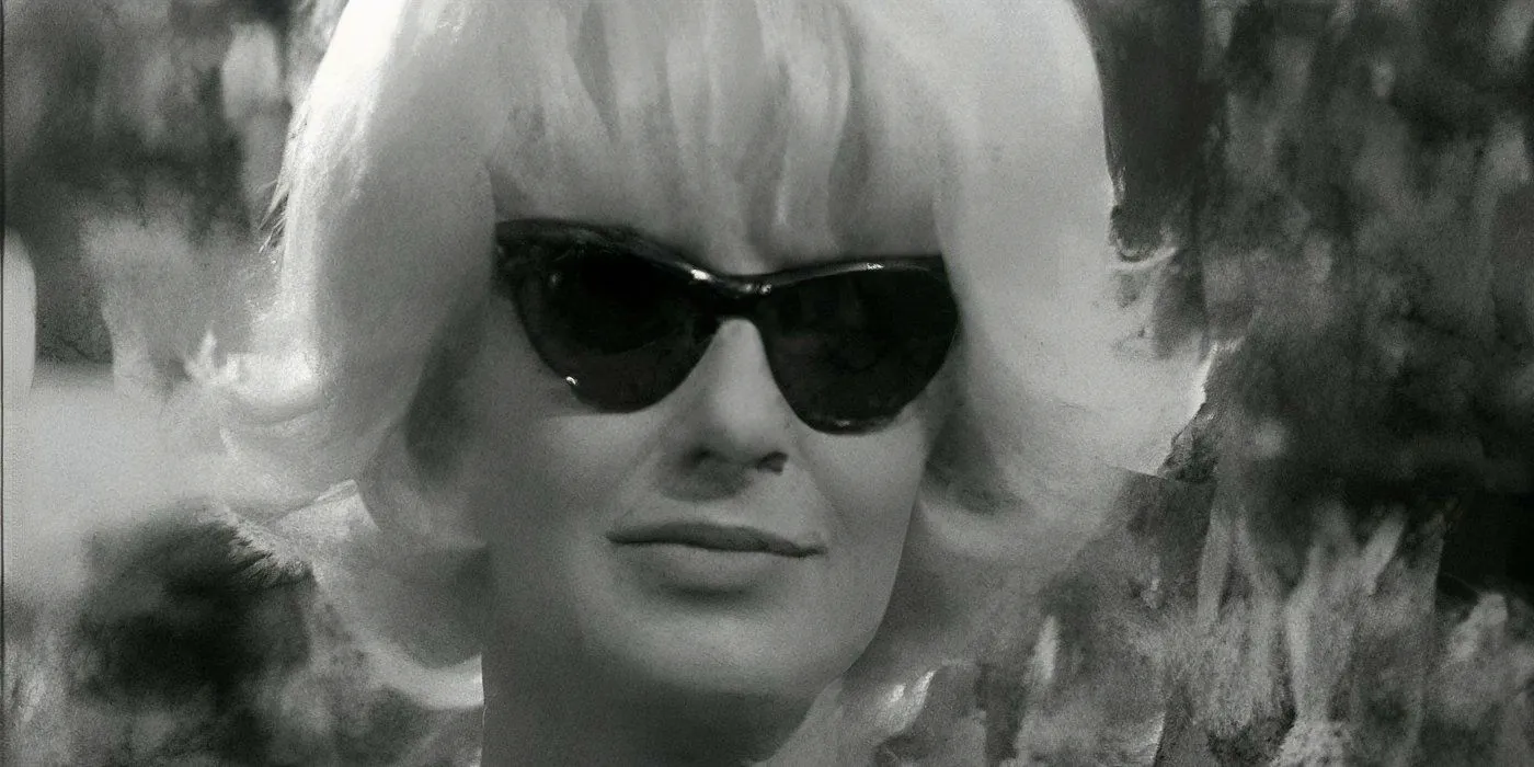 Joanne Woodward as Lila Green wearing sunglasses in The Stripper Image