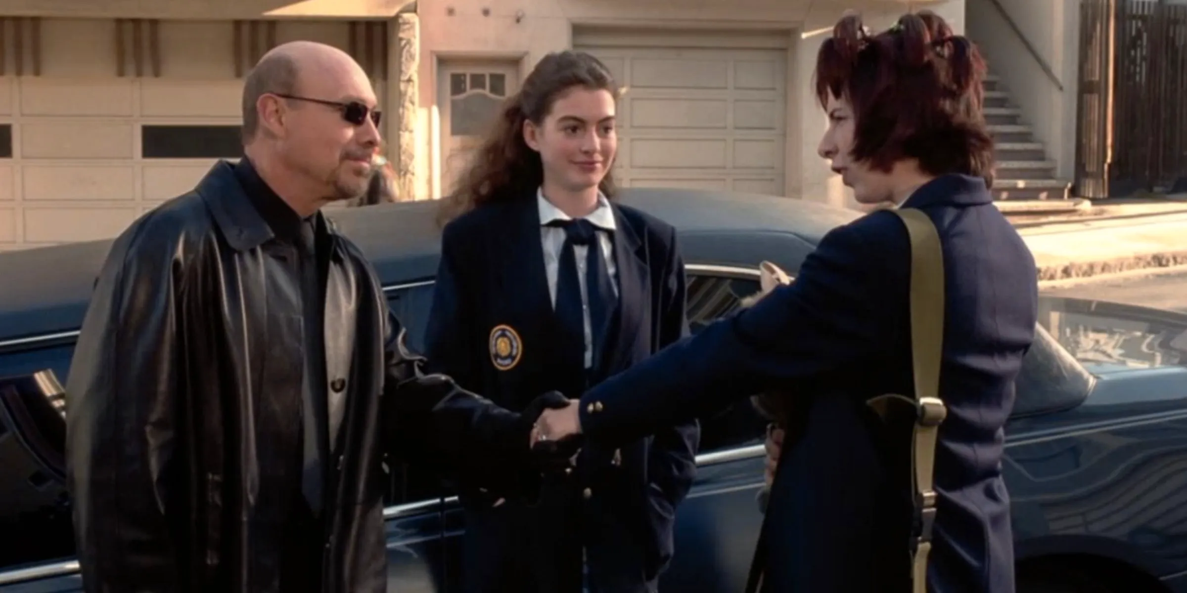 Joe meeting Lilly and shaking her hand in The Princess Diaries Image