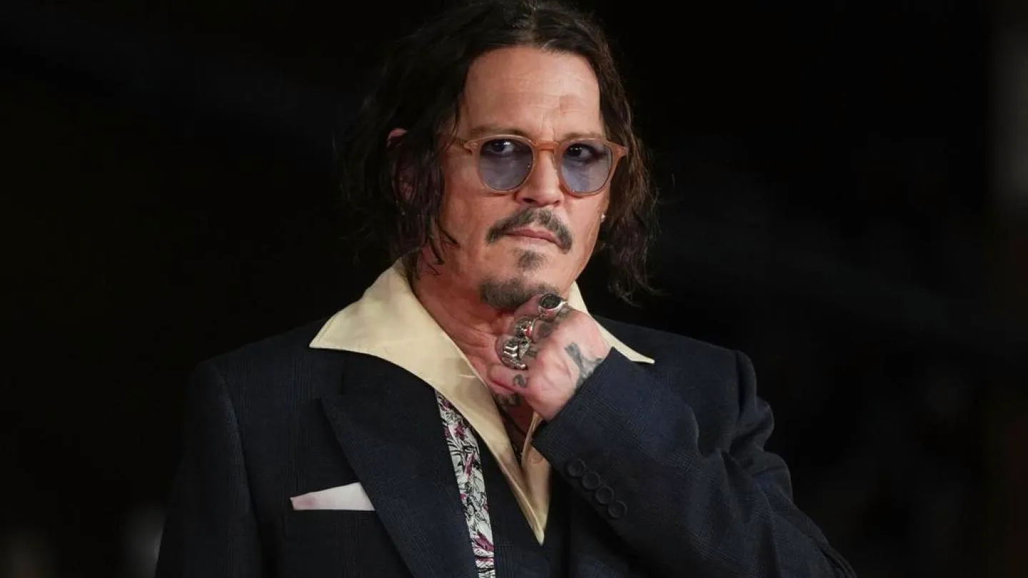 Johnny Depp presented with Lifetime Achievement award at Rome Film Festival Image