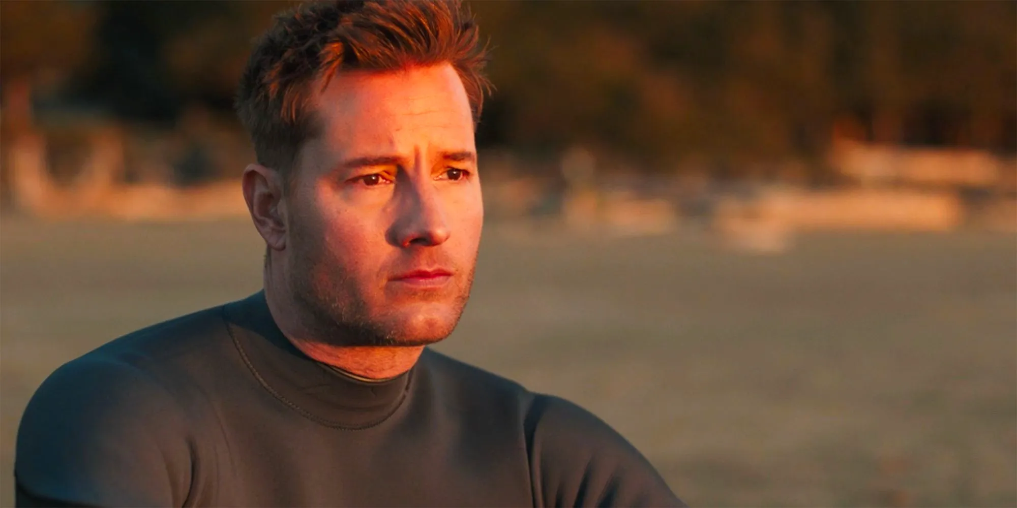 Justin Hartley as Colter Shaw on the beach in Tracker Image