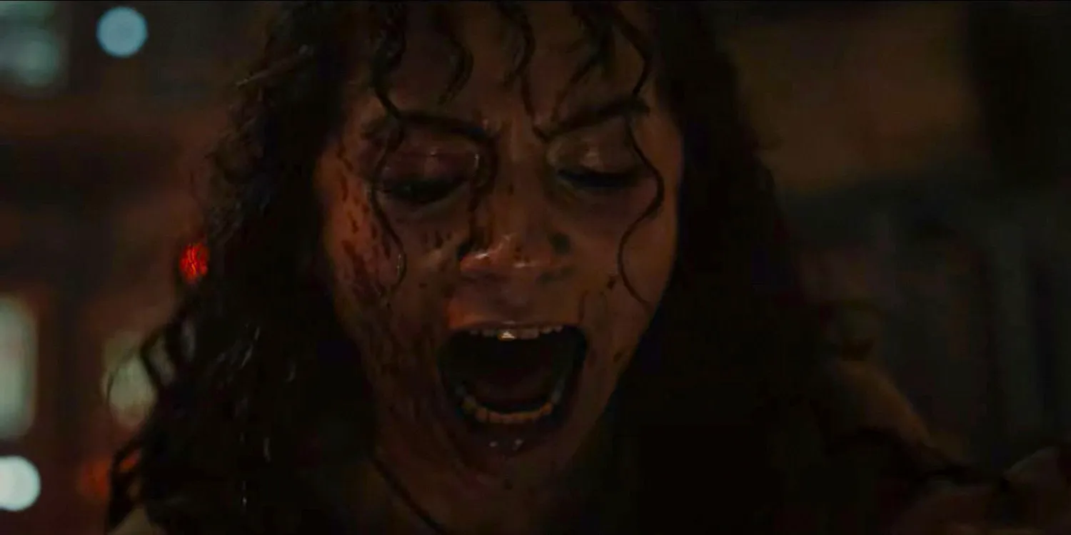 Kay (Isabela Merced) screaming with blood in her face in Alien: Romulus Image