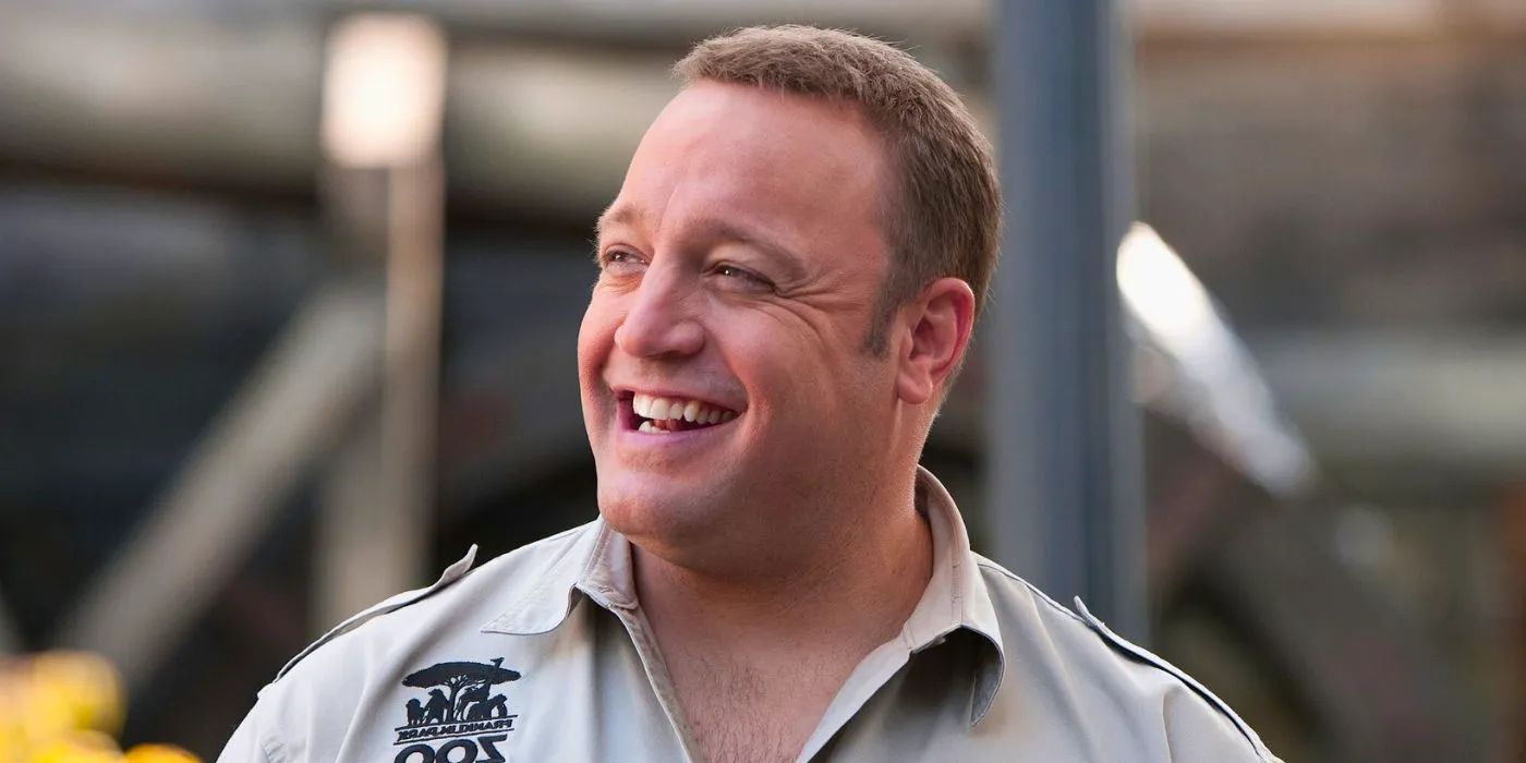 Kevin James as Griffin Keyes looking sideways and smiling in Zoookeeper Image