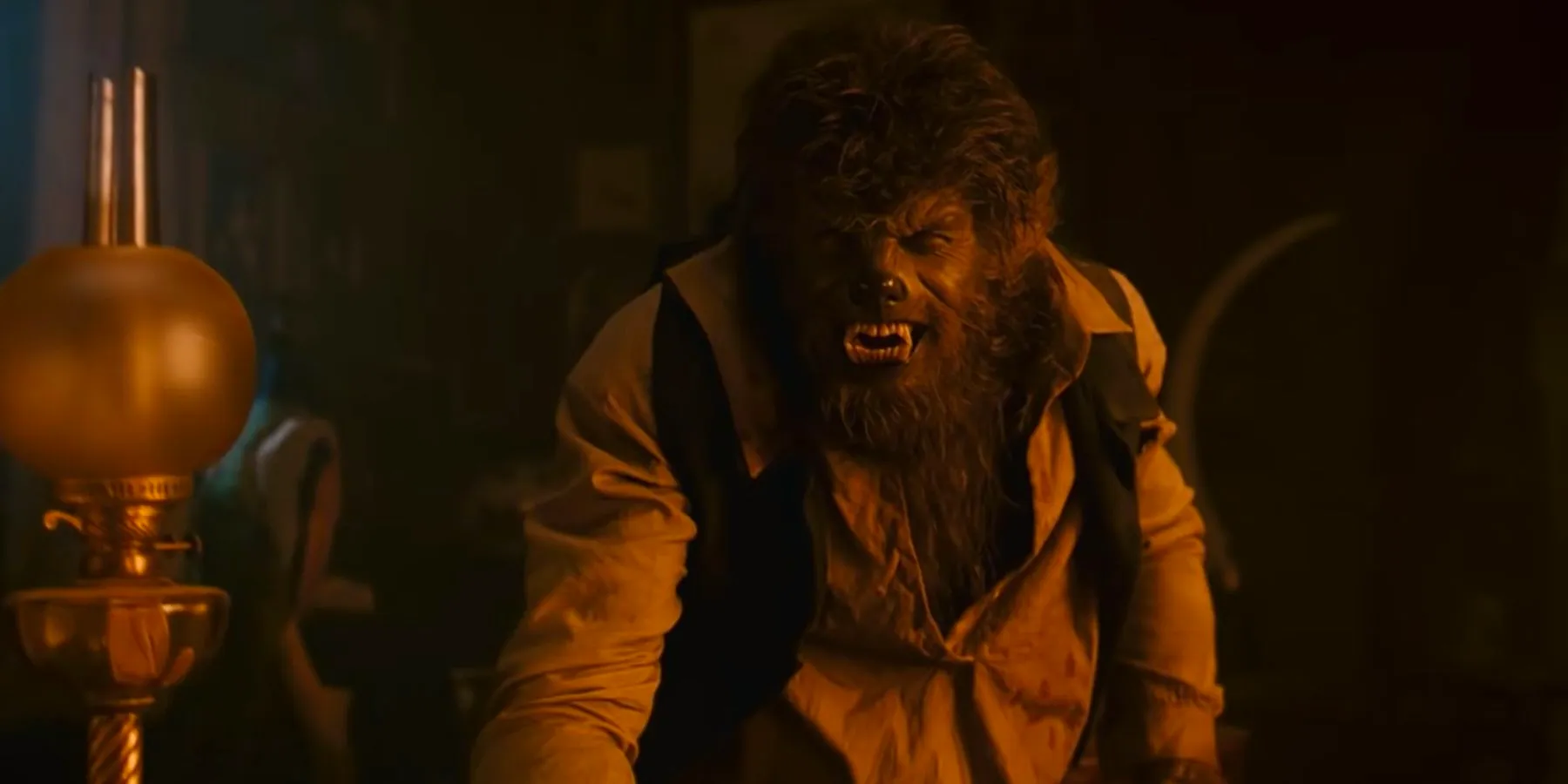 Lawrence Talbot as the Wolfman in Blackmoor Manor in The Wolfman (2010) Image