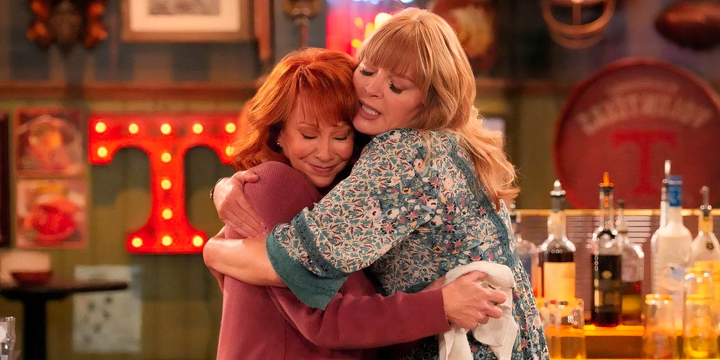 Melissa Peterman as Gabby and Reba McEntire as Bobbie in Happy's Place Image