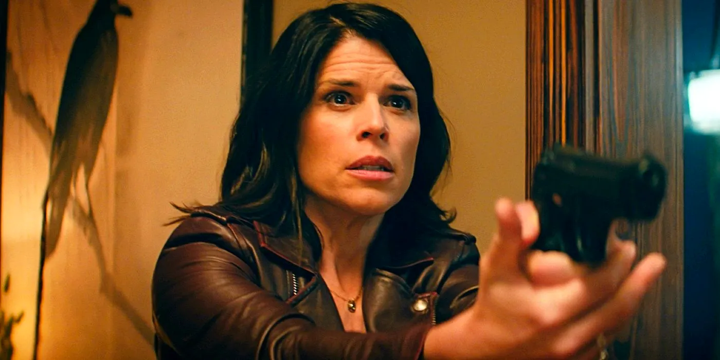 Neve Campbell points a gun in Scream 5 Image