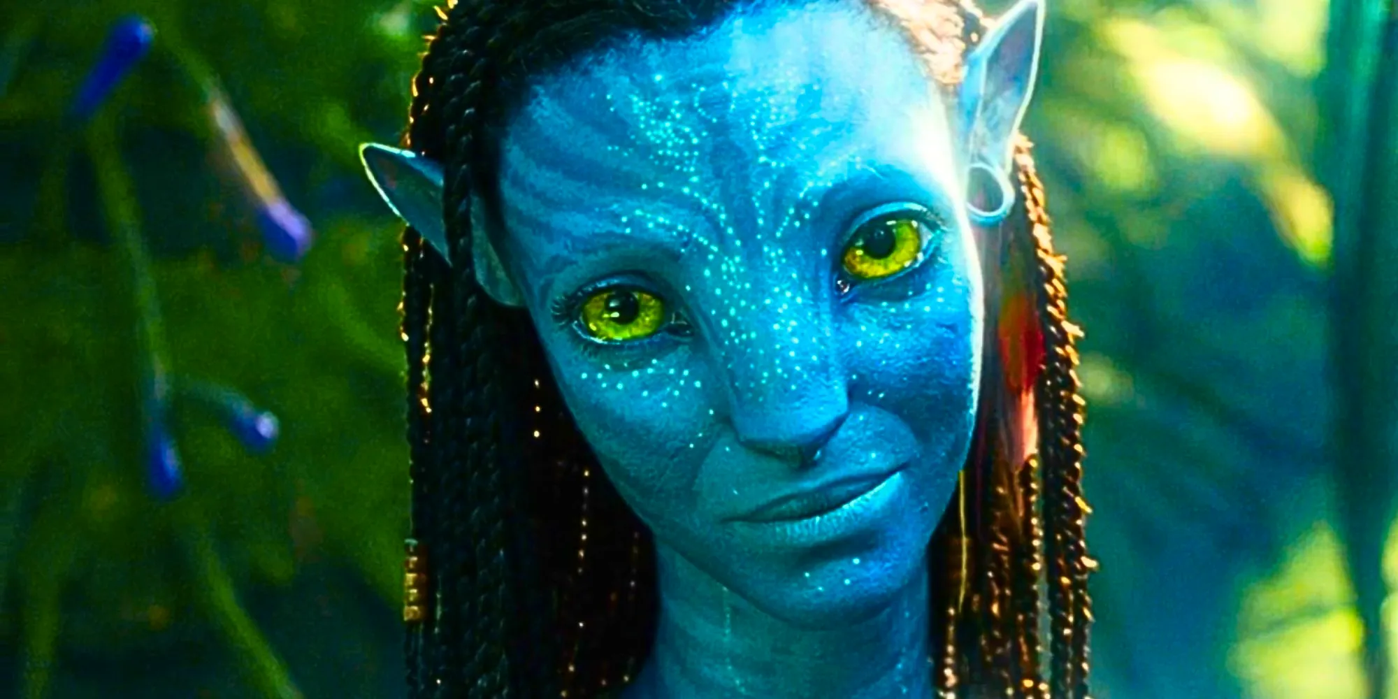 Neytiri looking emotional in Avatar 2 Image