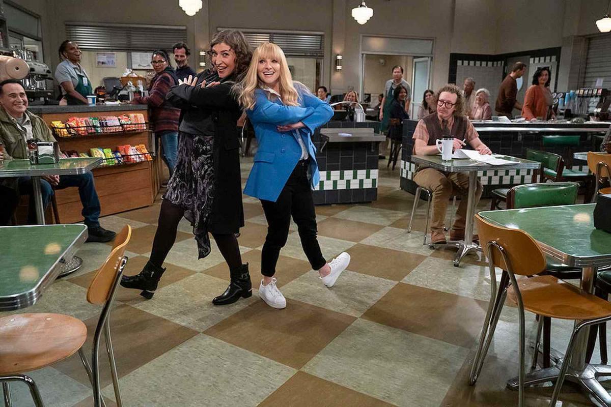 Night Court Season 3: Melissa Rauch & Mayim Bialik Reunion - Big Bang Theory Stars Collide! image 3 