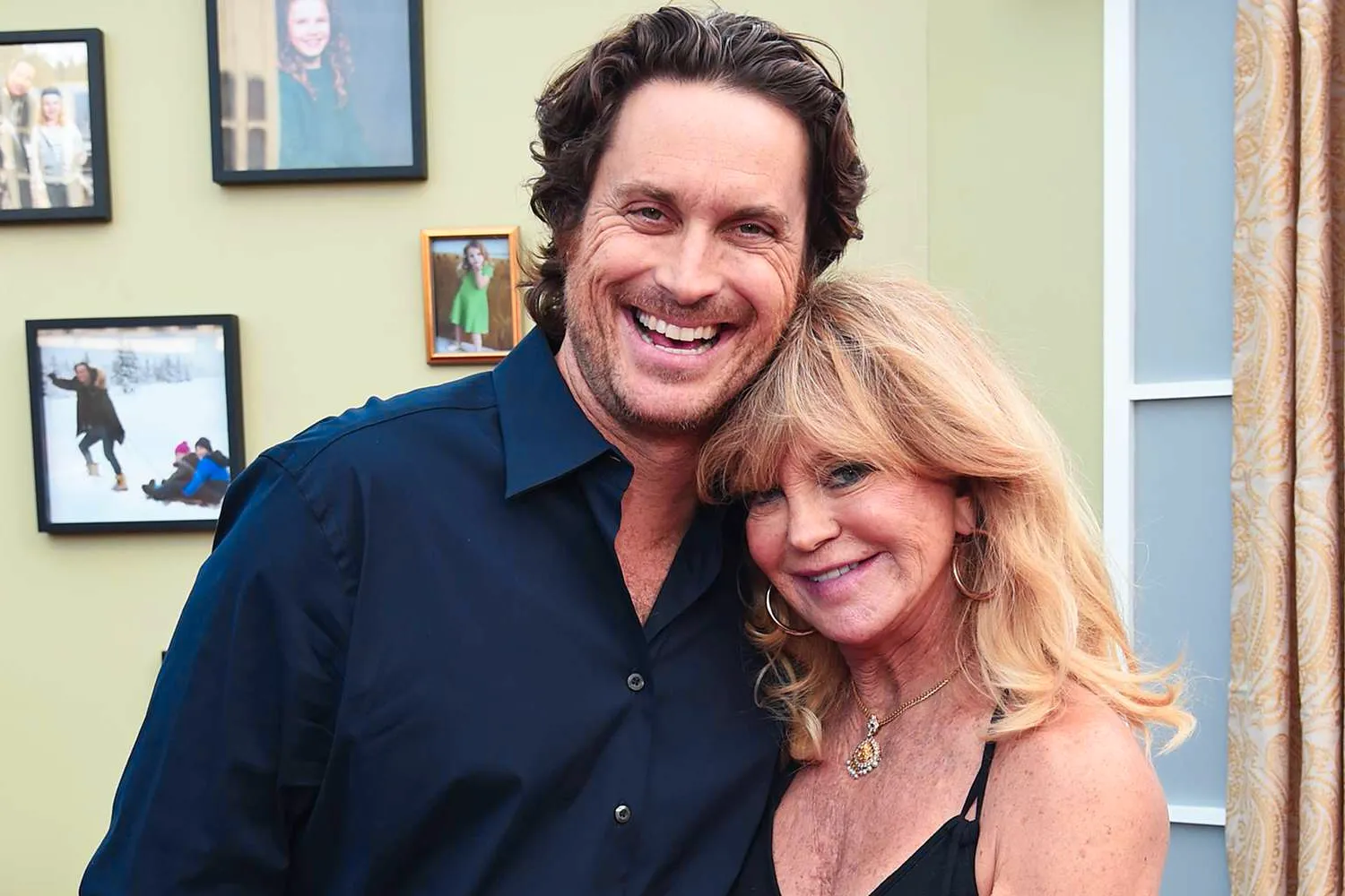 Oliver Hudson Felt 'Angry' When Fans Approached Mom Goldie Hawn as Kid Image