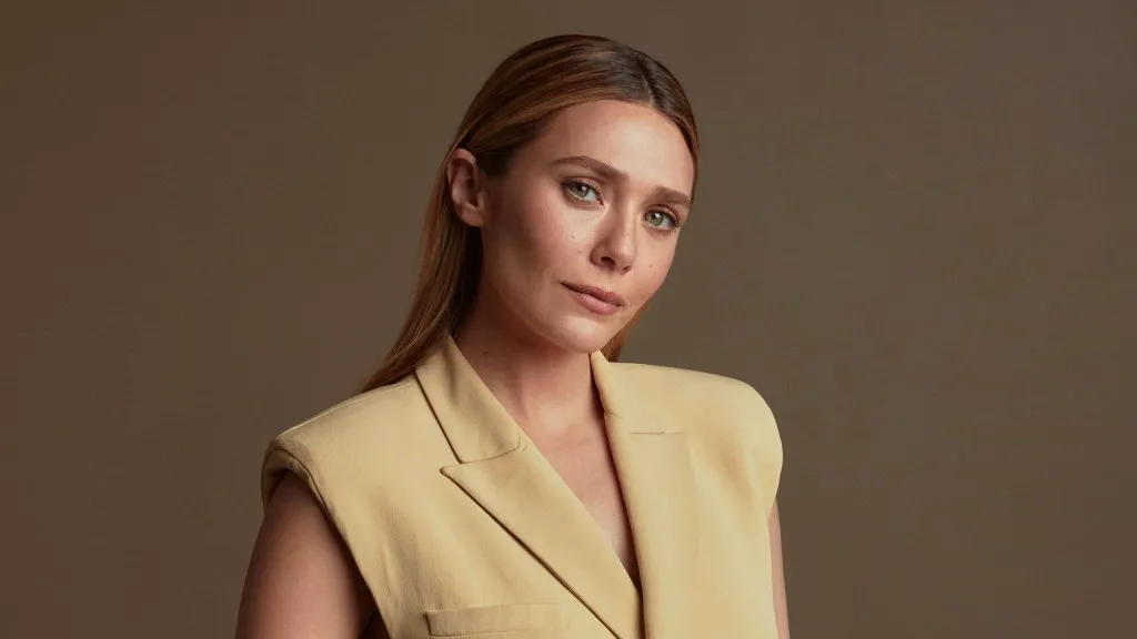 OMG! Elizabeth Olsen's SECRET MCU Return?!  Scarlet Witch SHOCKING Twist in Vision Quest! image 1 Image