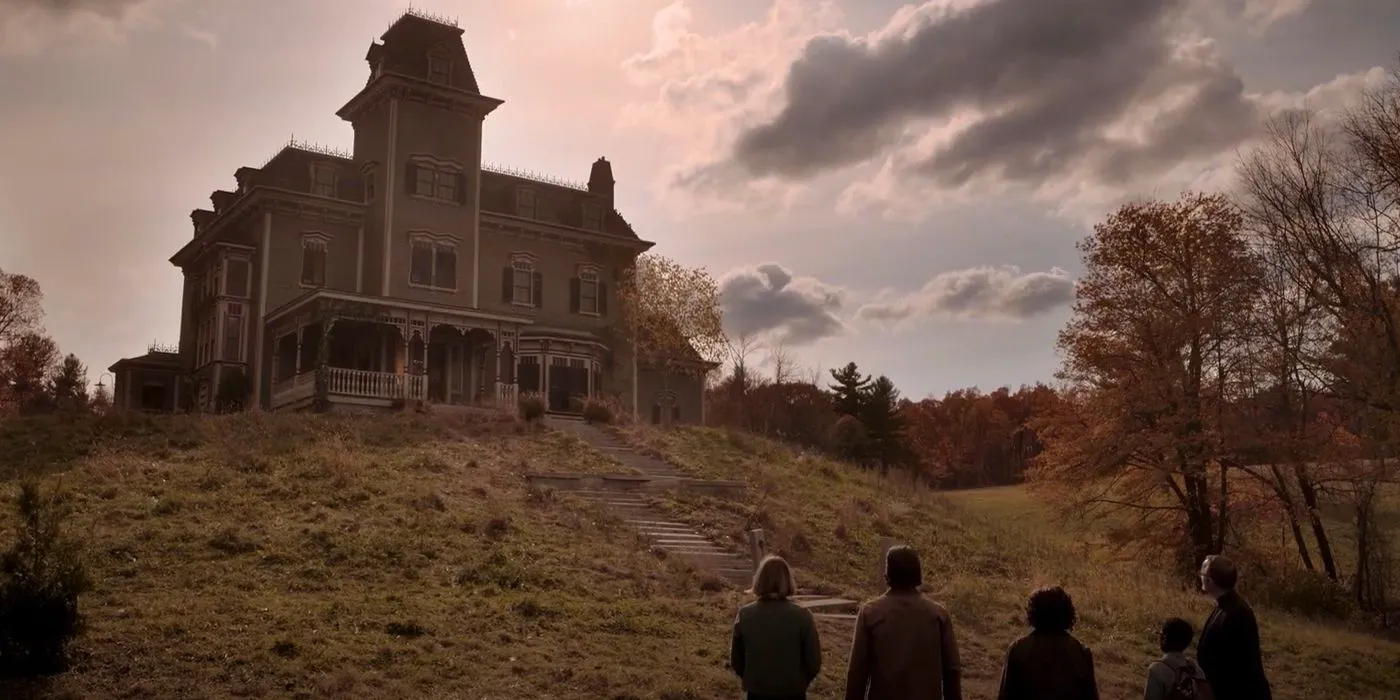 Salem's Lot characters looking up at the Marsten House Image