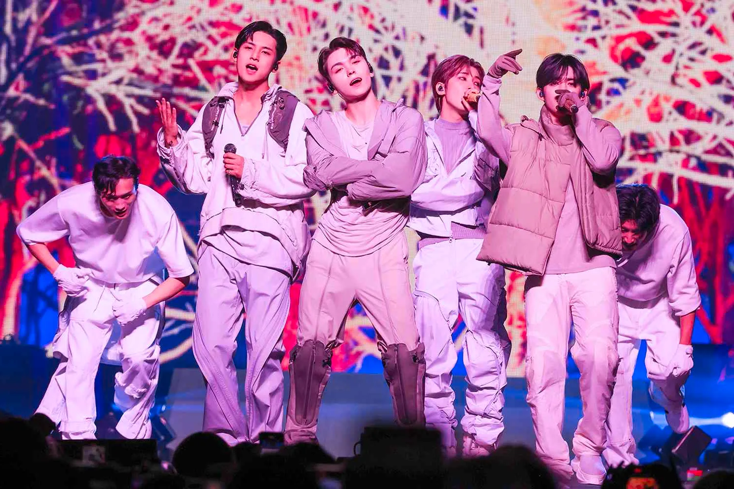 Seventeen Concert Review: Sold Out Back-to-Back Shows in N.Y.C Are More Than K-Pop Experience Image