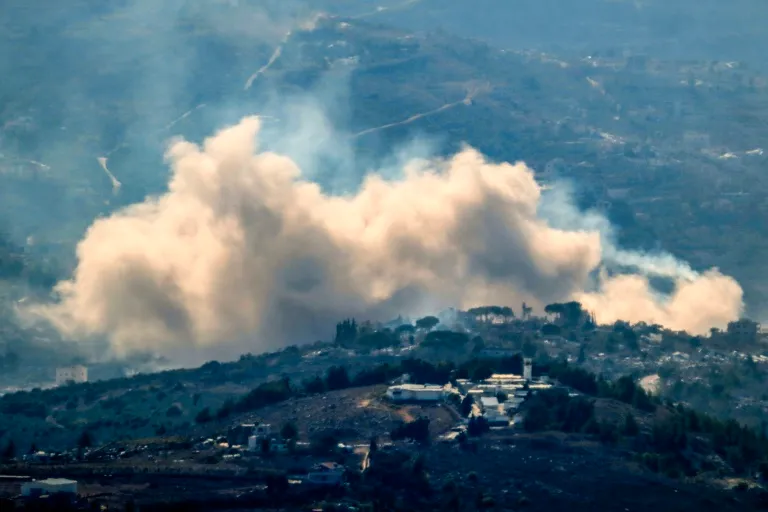 Some defiant south Lebanese stay put in face of Israeli fire Image