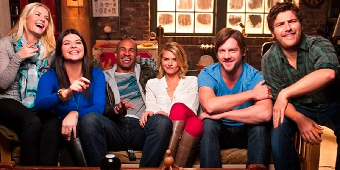 The cast of Happy Endings. Image