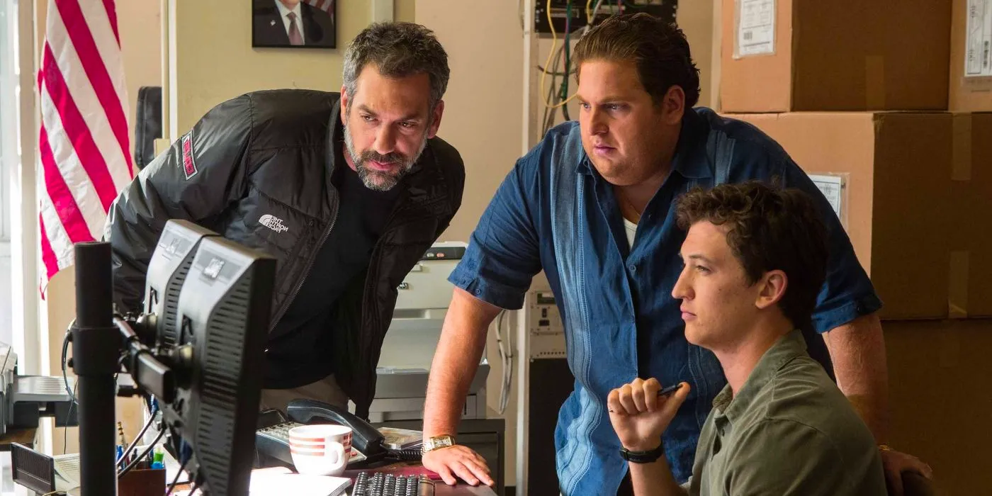 Todd Phillips directing Miles Teller and Jonah Hill in War Dogs. Image