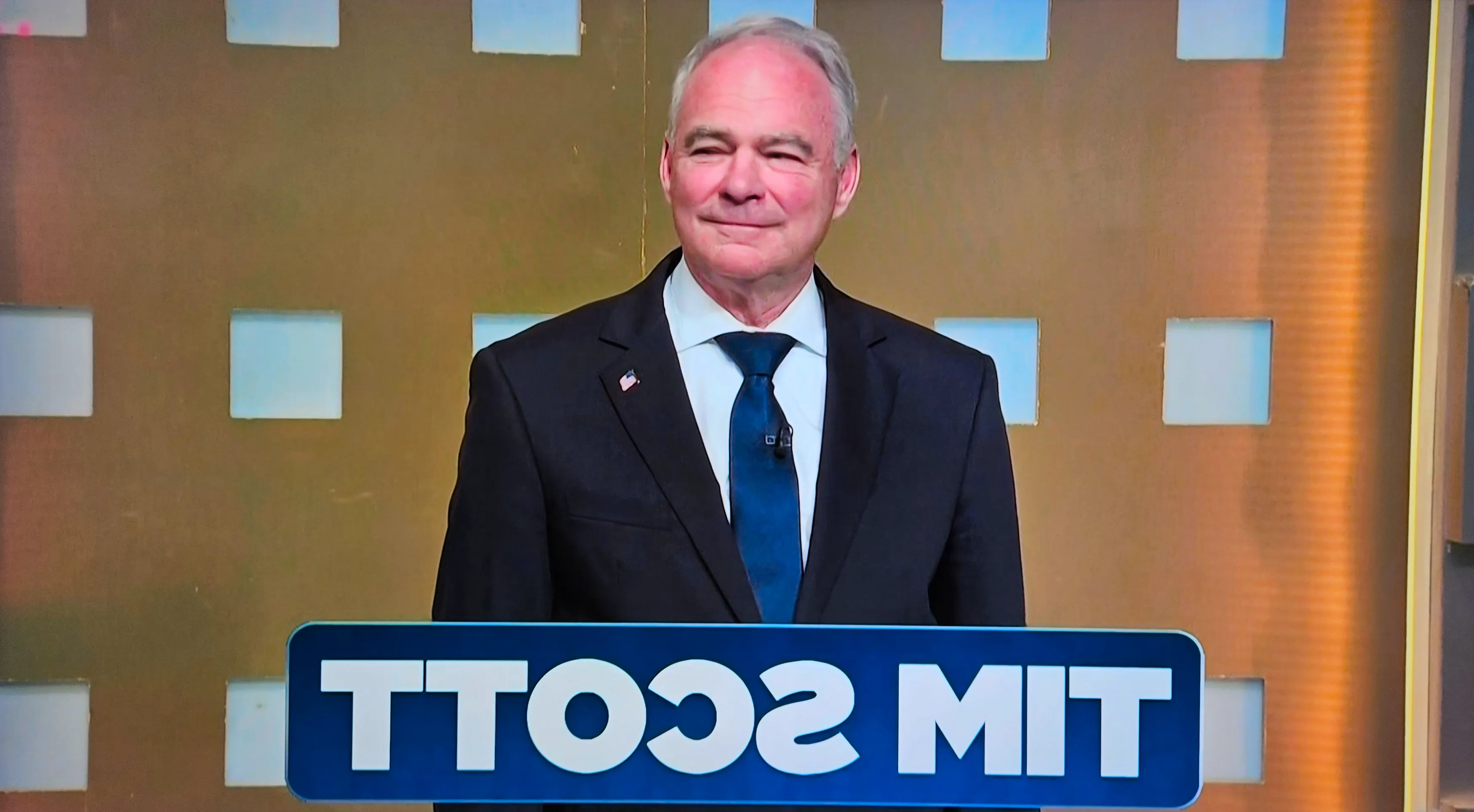 “What’s My Name?”: Hillary Clinton’s 2016 VP Nominee Tim Kaine Shows Up On ‘SNL’ As The Forgotten Man Of U.S. Politics Image