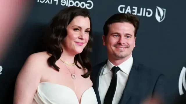 Who is Jason Ritter’s Wife? Melanie Lynskey’s Job & Relationship History Image