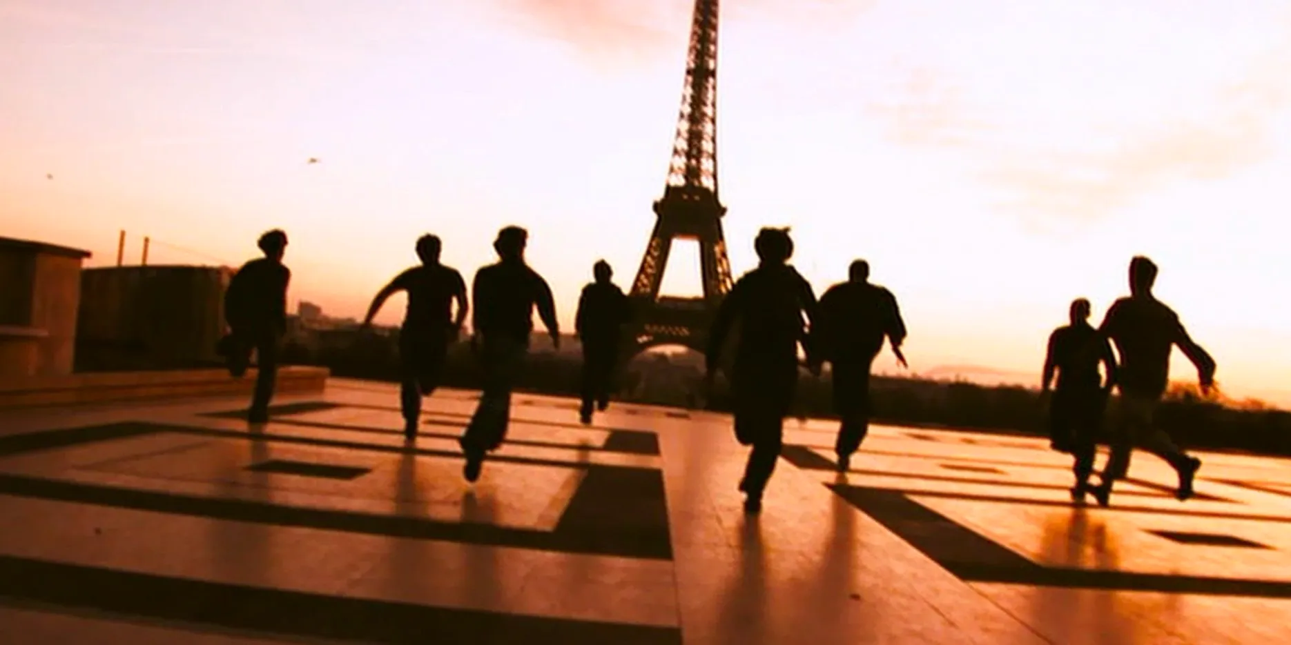 Zombies in Paris in 28 Weeks Later Image