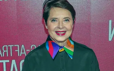 Isabella Rossellini's SECRET LIFE!  From Supermodel to Service Dog Trainer!  Incredible Story Inside!